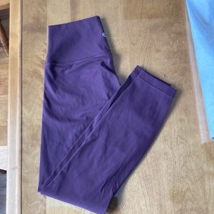 Lululemon Wunder Under Leggings -Size 4